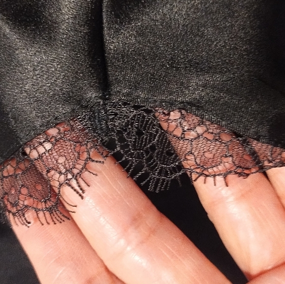 Victoria Secret Elegant Black Lace Trim Short Nightgown - Picture 4 of 13